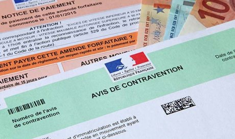 Payer sa contravention dans un bureau de tabac à La Motte-d'Aveillans. XAVIER GEORGET